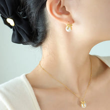 Bow & Bead Necklace
