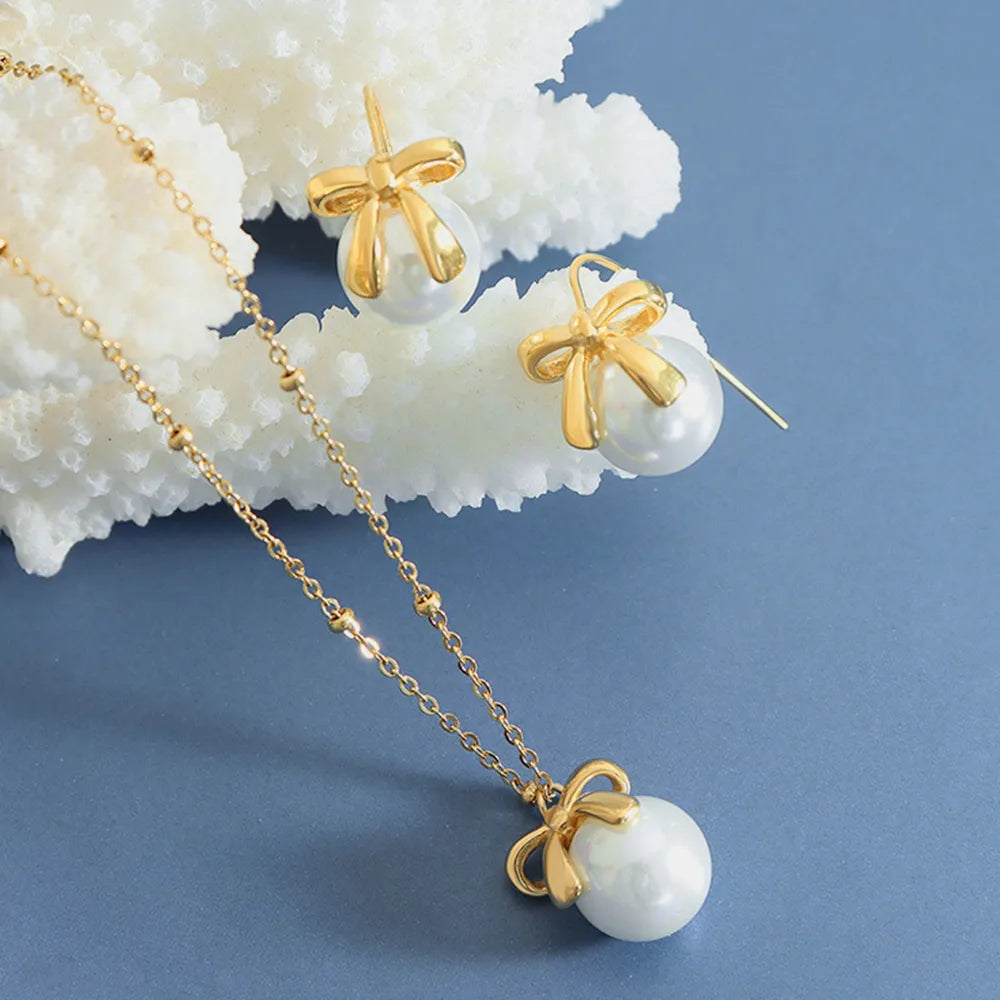 Bow & Bead Necklace