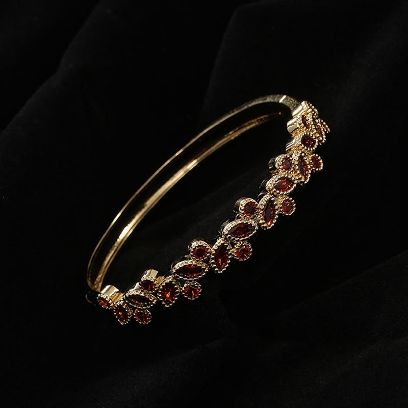 Zircon Leaf Bracelet
