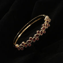 Zircon Leaf Bracelet
