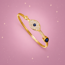 Statement Zircon Bracelet on a dusty rose background with rose gold sparkles